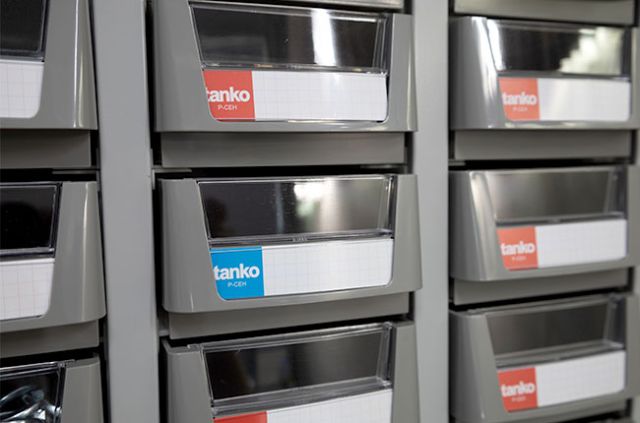 零件櫃｜抽屜透明前窗設計輕鬆分辨內容物