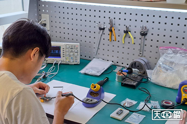 耐衝擊工作桌 耐衝擊工作桌